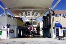 巨大なショッピングセンター。